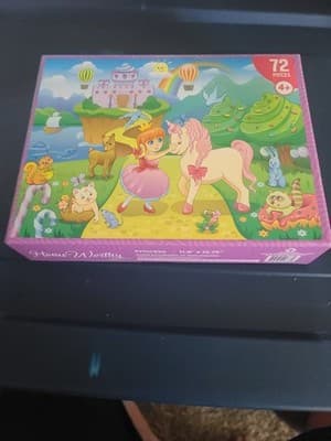 Homeworthy Princess 72-Piece Interlocking Cardboard Jigsaw Puzzle Ages 4+