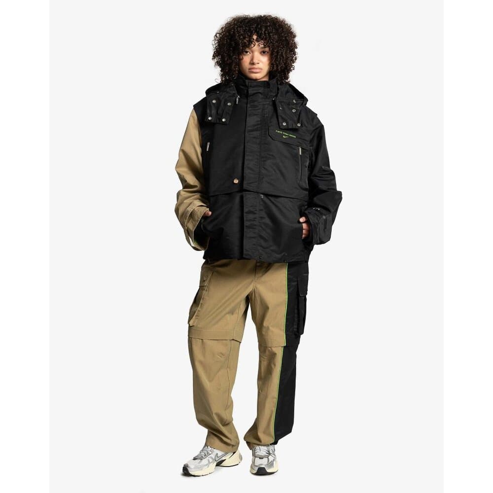 Nike Pro x Feng Chen Wang Cargo Pants in Khaki/Black. size M