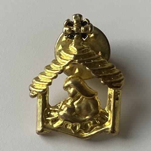 Vintage Baby Jesus Nativity with Mary Gold Tone Lapel Pin Christmas Christianity