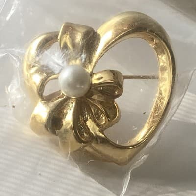 Vintage Gold Tone Bow Pearl Brooch and Earrings Set By BOUTIQUE Deadstock Lolita