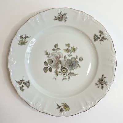 Winterling Bavaria Germany Empress Maria Theresa 10 1/4" Dinner Plate