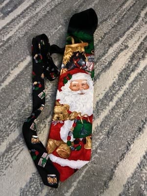 Hallmark Licensing Tie Santa Claus Holiday Novelty Tie
