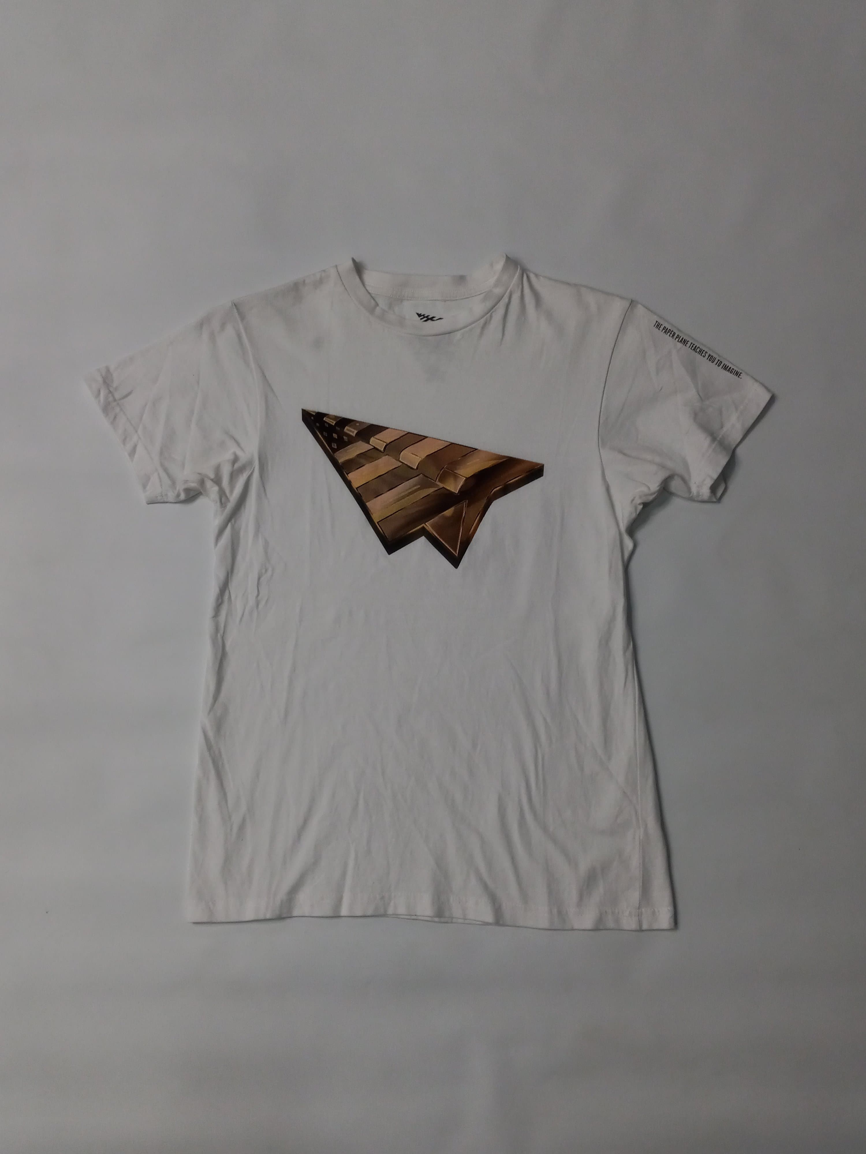 Paper Planes Graphic T-Shirt Size S