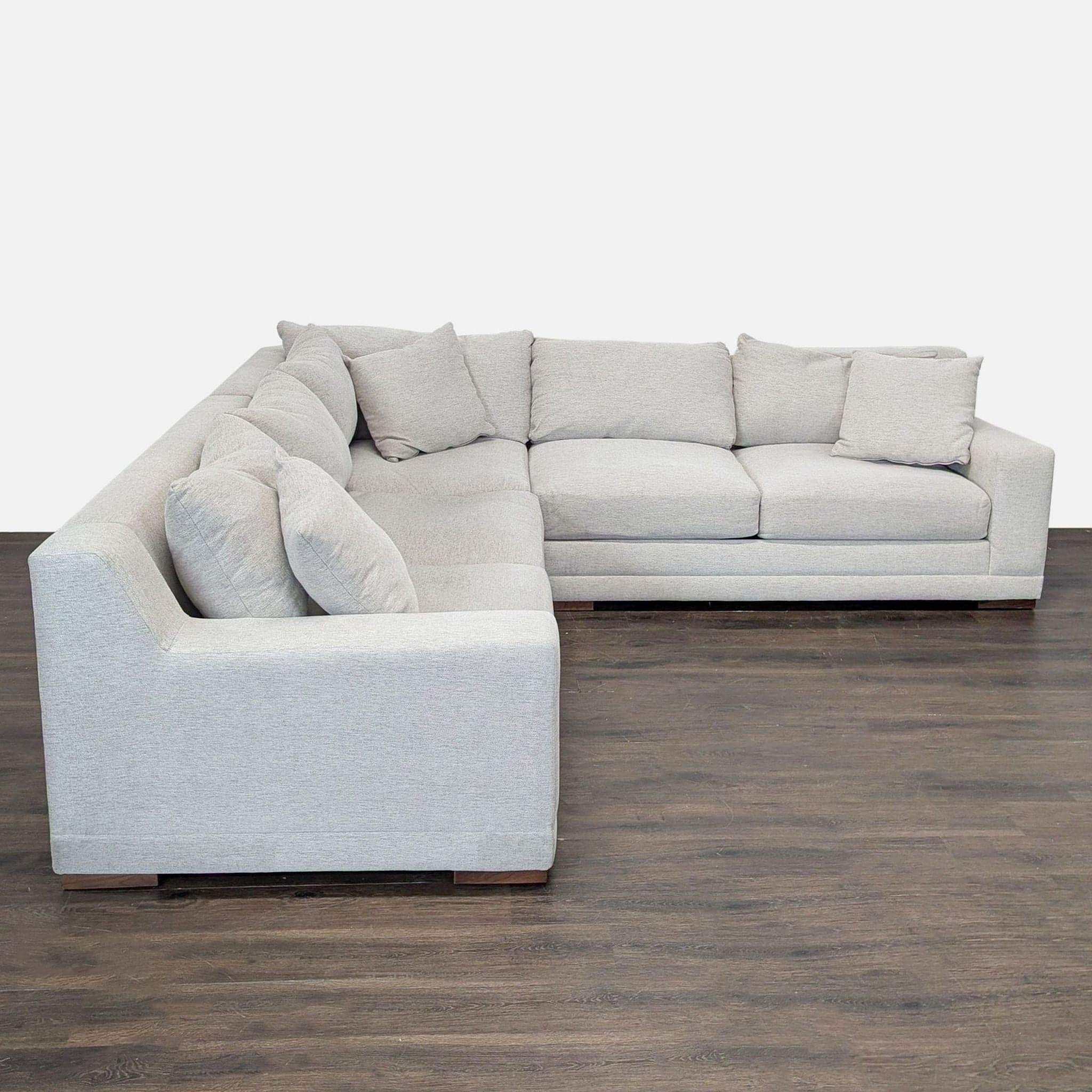 Living Spaces Everett II Modern L-Shaped Sectional Sofa