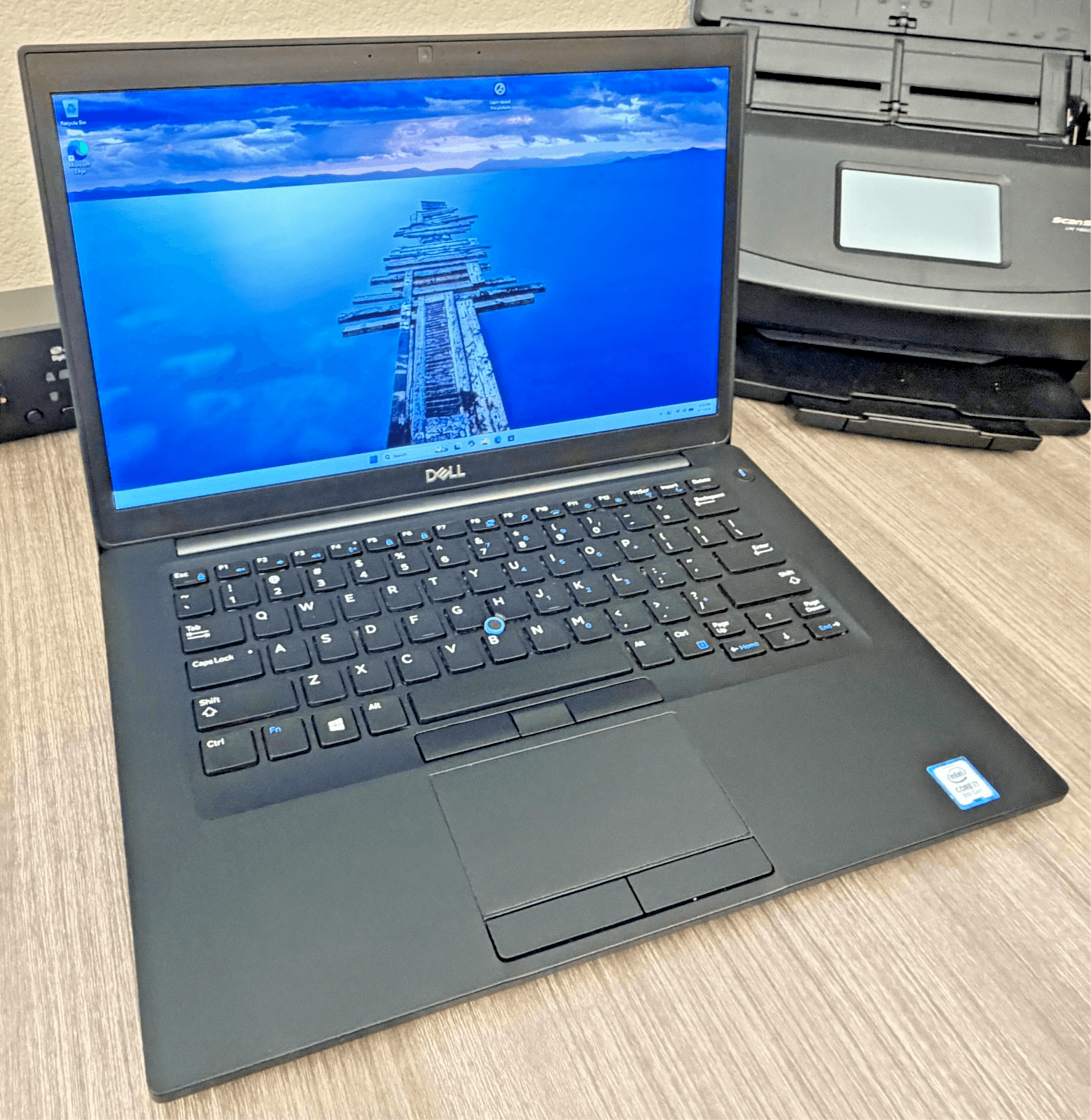 Dell Latitude 7490 14" Laptop i7-8650U 16GB 512GB SSD Win 11 Charger Box
