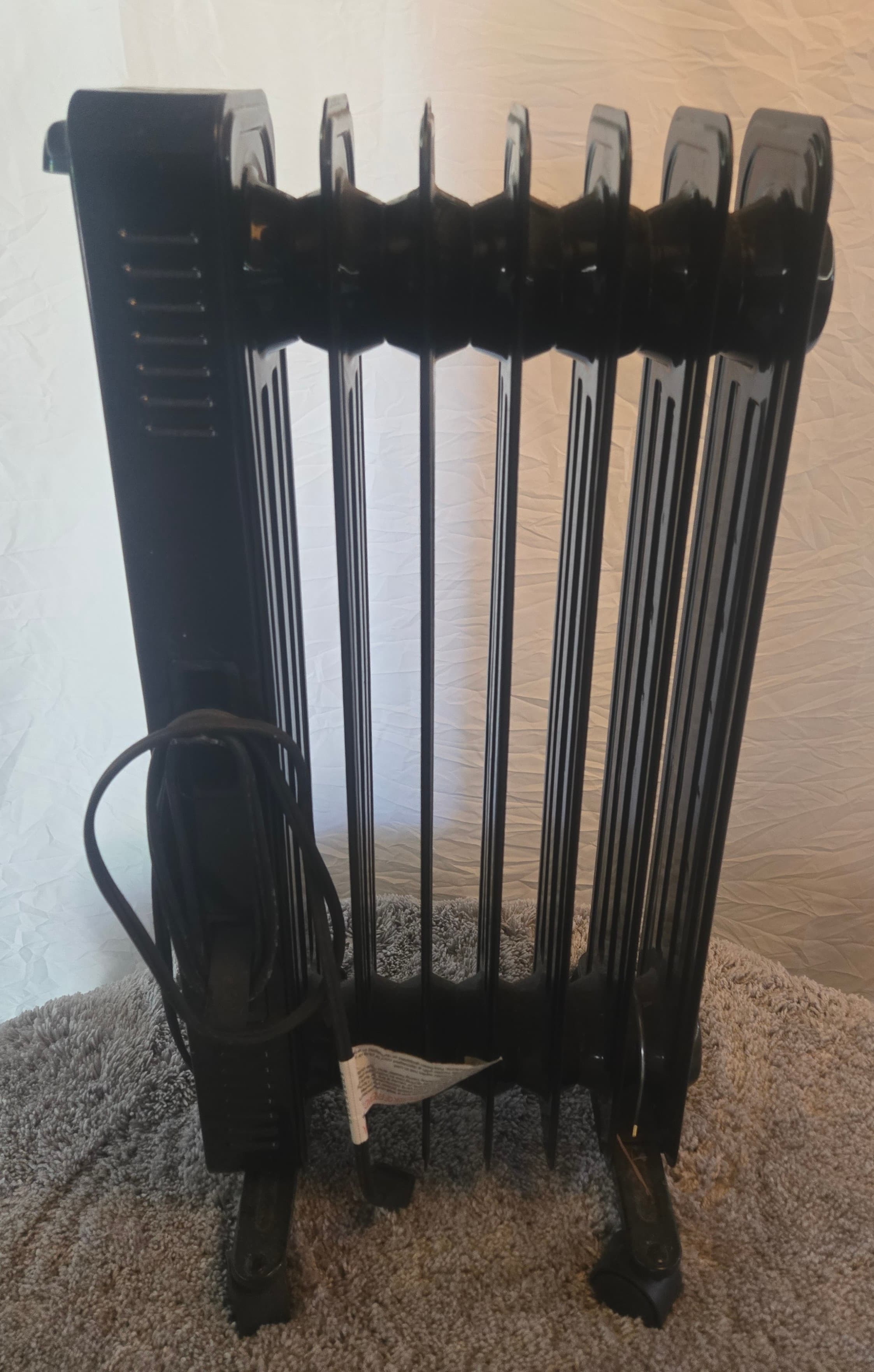 Oil-Filled Radiator Heater with Adjustable Thermostat