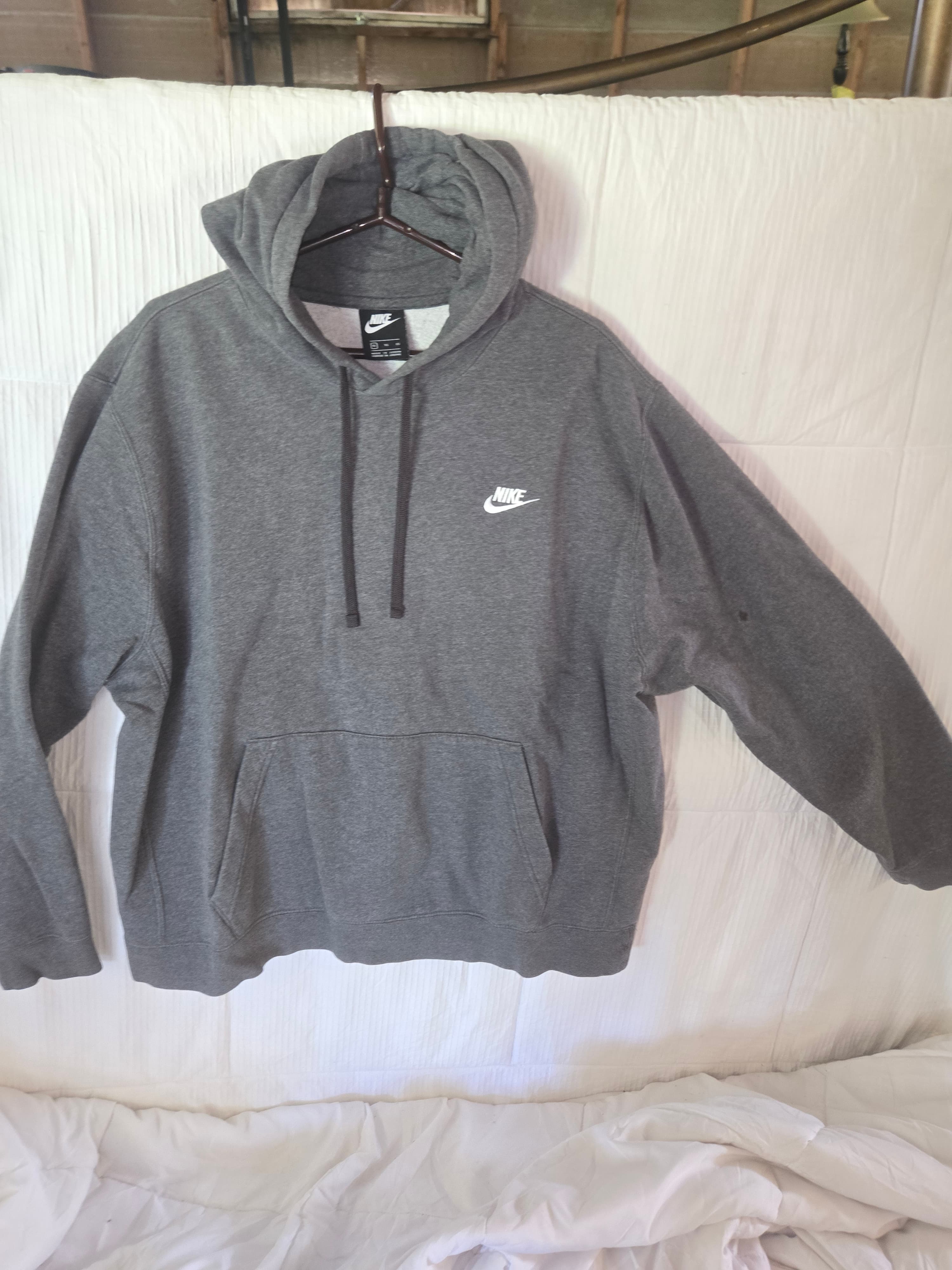 Nike Sportswear Club Fleece Pullover Hoodie - Men's Size XL