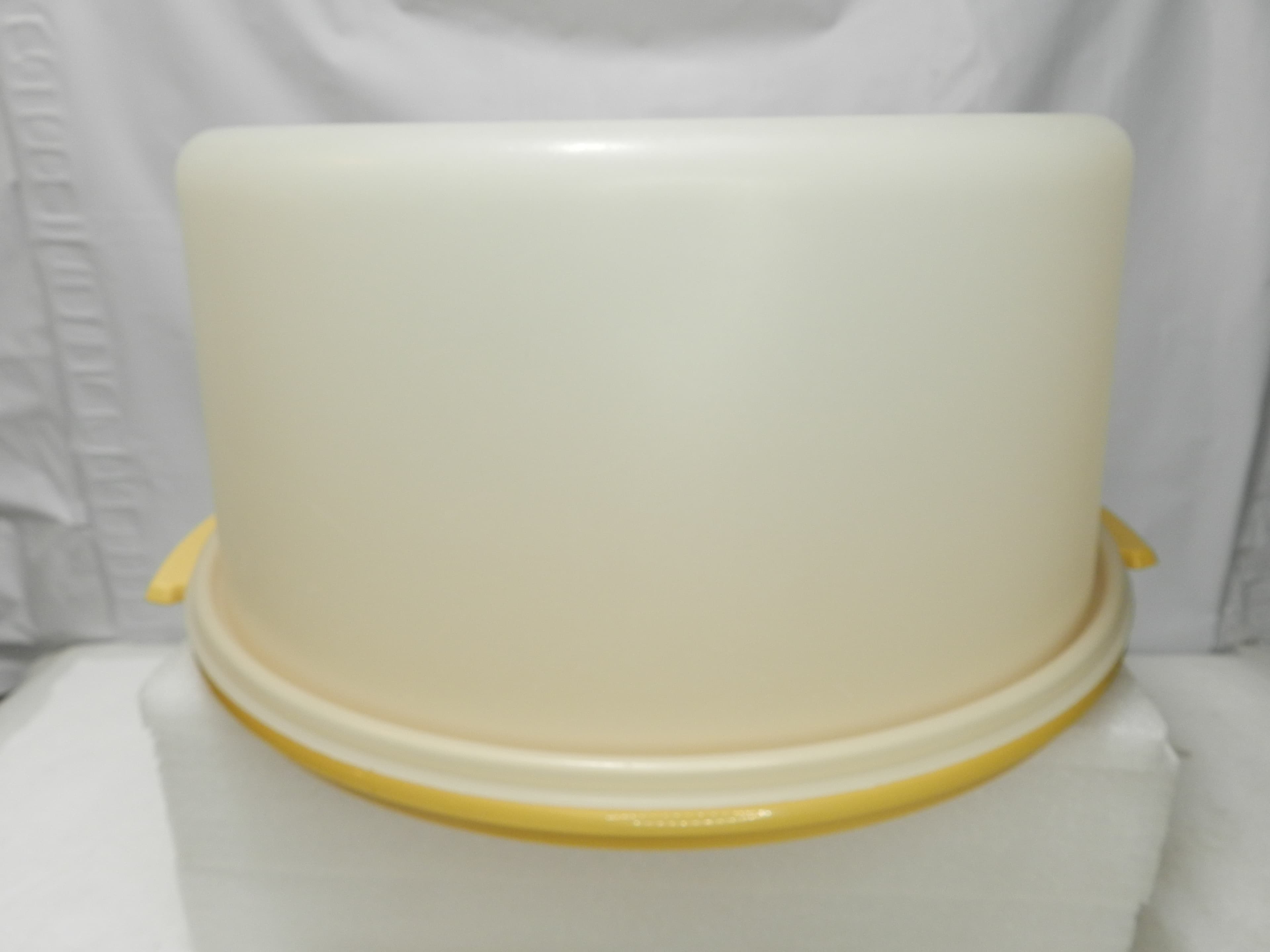 Tupperware Vintage Layer cake Pie Carrier Harvest Gold No Handle (N15J)