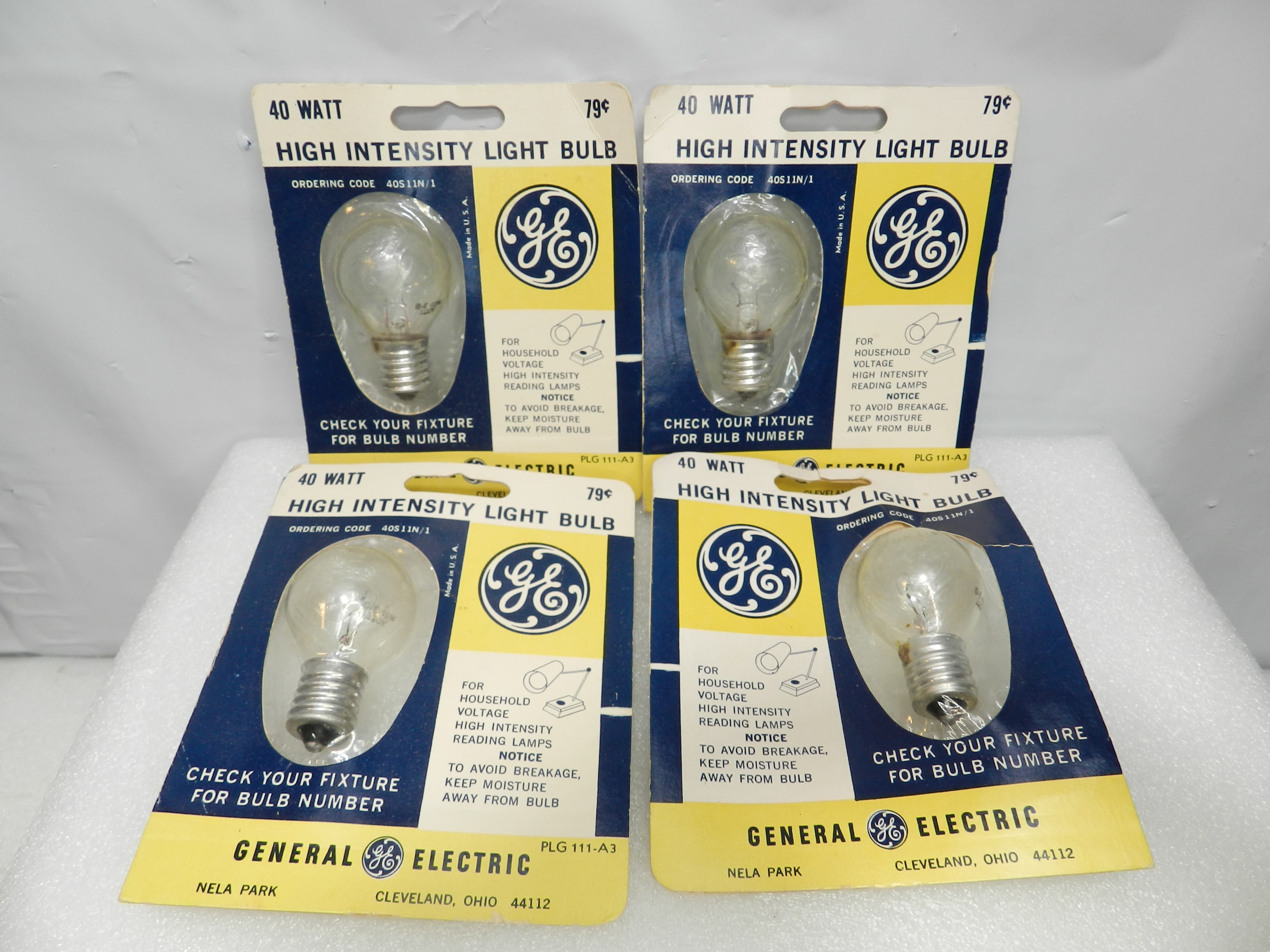 4 Vintage GE 40 Watt High Intensity Light Bulbs PLG111-A3 (N23J)