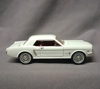 #61 MOTOR MINT MUSEUM/ARKO 1964 1/2 FORD MUSTANG COUPE 1/32 WHITE DIECAST