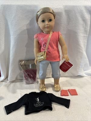 Isabelle American Girl Doll of the Year 2014 w/Accessories + Hair Extensions Box