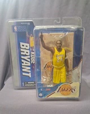 2006 MCFARLANE NBA SERIES 11 KOBE BRYANT LA LAKERS YELLOW JERSEY VARIANT