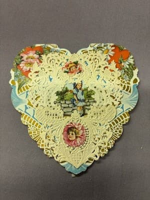 Antique/vintage 1920's 30's Heart Shaped Die Cut Multi layered Paper Lace Fold O