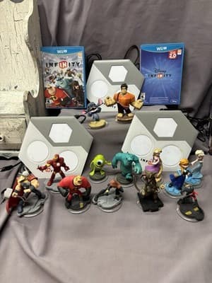Disney Infinity 1.0 & 2.0 Bundle (Nintendo Wii U, 2012) Games Pads Figures +