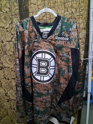 Boston Bruins Men's 2XL 2014 Veteran's Day Reebok Camo Practice Jersey