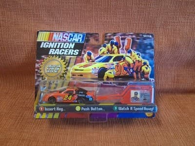 Toy Biz NASCAR Jeff Gordon #24 1:64 Ignition Racer New In Box