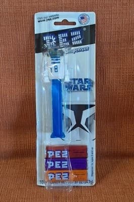 Disney's Star Wars R2D2 Collectible 2008 Pez Dispenser NOS Packaging Dented