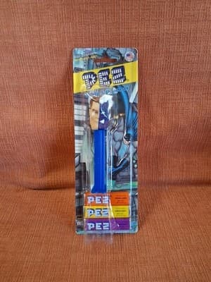 DC (s08) Batman 2 Face Pez Dispenser on Card