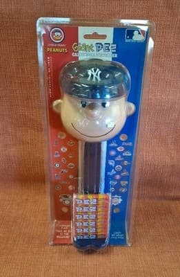 MLB NY YANKEES Musical CHARLIE BROWN Giant PEZ Dispenser