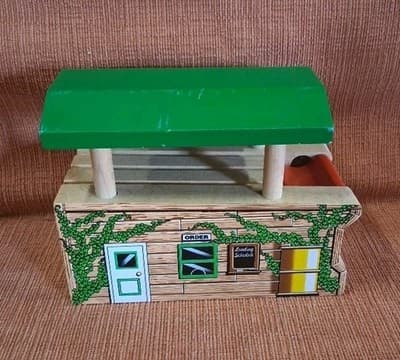 Thomas the Train Wooden Railway Sodor Arlesdale Barrel Co Company 2001
