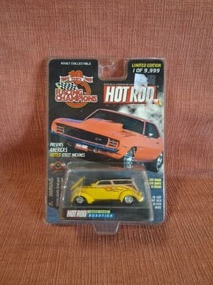 Racing Champions 1999 HOT ROD Limited Edition 1/9999 #124 Yellow Roadster