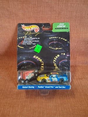 Hot Wheels #30 Bahari Racing 1999 State Fair Corn Dogs Pit Crew 1 :64 NIB