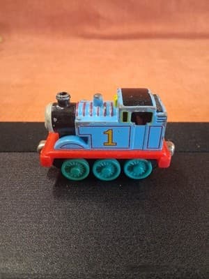 2002 Thomas the Train & Friends #1 THOMAS Diecast Metal Tank Engine