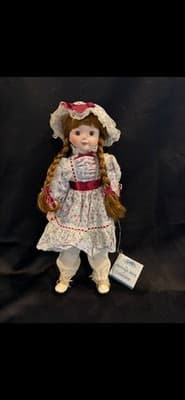 Heritage MINT Melissa American Girl Collection 16" Porcelain Doll **RARE