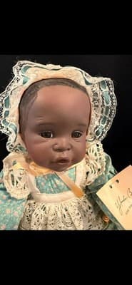 Ashton-Drake Doll Danielle 10"