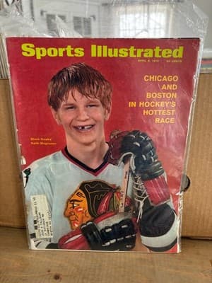 Sports Illustrated April 6 1970 Keith Magnuson Hockey NHL Black Hawkes Vintage
