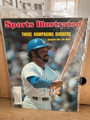 Sports Illustrated May 27, 1974 Jim Wynn Los Angles Dodgers - Ford Speedster 424