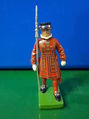 Britains England Diecast Beefeater Yeoman Warder 1990