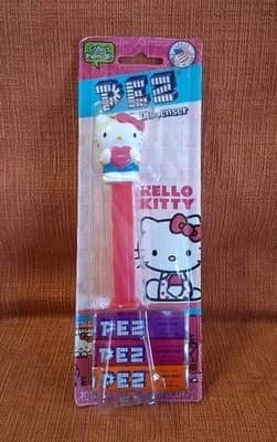 Hello Kitty Candy and dispenser 2013 Set (Pez) Rare Blue Dress Holding Heart