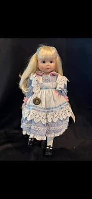 Vintage Gorham Bisque Musical Doll Alice In Wonderland Fondest Memories 1987