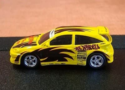 RARE Hot Wheels 100% Collectibles Ford Focus Tuner Race Car Yellow / Black