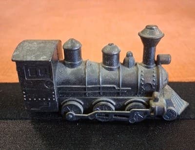 Vintage Diecast Metal TRAIN ENGINE Pencil Sharpener Locomotive Made In Hong Kong