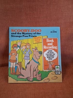Hanna Barbera SCOOBY DOO and The Mystery Of The Strange Paw Prints Book & Record