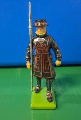 Britains 1988 Yeoman Warder Figure