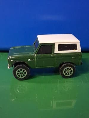 Adventure Force 1966 Ford BRONCO SUV Maisto Die cast Metal Off Road Truck Green