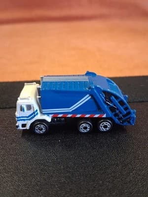 Hasbro Micro Machines City Streets Garbage Truck