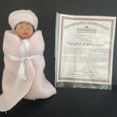 2008 Ashton Drake Handful of innocence Doll Heavenly Handfuls Collection 5"