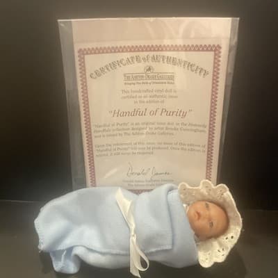 New Ashton Drake Galleries “Handful Of Purity” Vinyl Doll NEW Never Removed