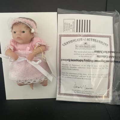 New The Ashton-Drake Galleries - "handful Of Happiness Mini Vinyl Doll