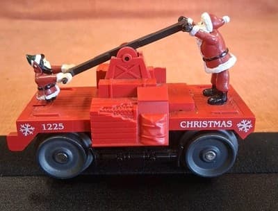 M.T.H. Electric Trains MTH RAILKING Xmas Operating Hand CAR, Missing Elf Legs