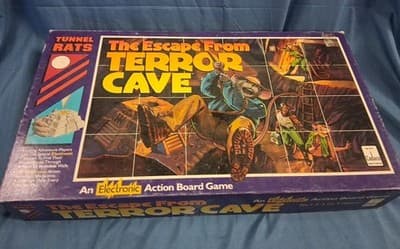 TUNNEL RATS ESCAPE FROM TERROR CAVE ELECTRONIC ACTION BOARD GAME CADACO 1990