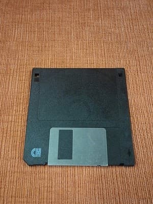 (1) Floppy Disk HD 3.5" IBM Formatted 1.44 MB