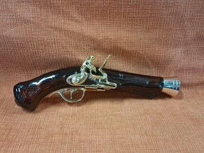 AVON Blunderbuss Pistol 1780 Wild Country After Shave Bottle Only
