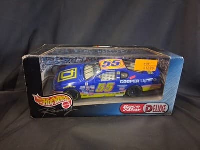 Kenny Wallace #55 Square D 2000 1/24 Hot Wheels Race Day Deluxe