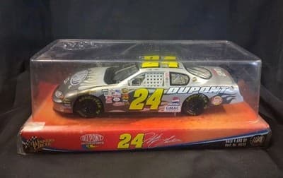 2004 WINNERS CIRCLE JEFF GORDON 1/24 SCALE DIE CAST HENDRICK 20 YEARS