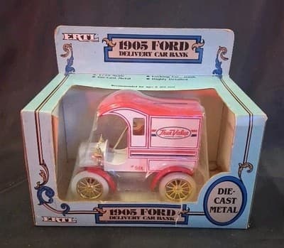 “True Value” 1905 Ford Delivery Car Bank Die-Cast Metal ERTL
